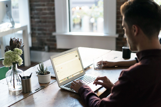 Inventarsi un lavoro con il Web ed Internet