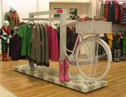 negozio abbigliamento arredamento