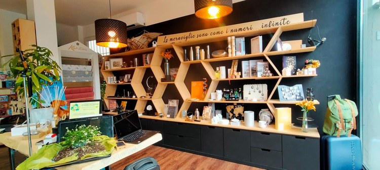 Interno negozio Bidibu boutique